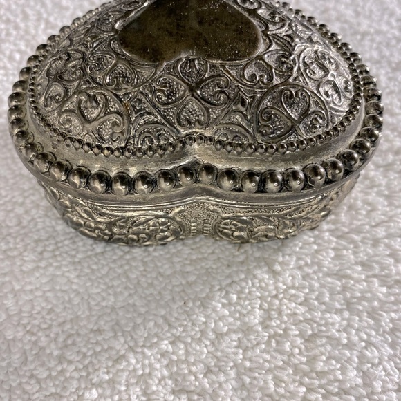 Vintage Silver Plated Zinc Heart Shaped Blue Velour Lined Trinket Box - Picture 6 of 13